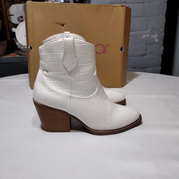 Sugar Tula Vegan Leather Snake Skin Pointed Toe Western Ankle Boots - Picture 1 of 16